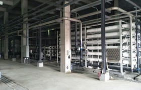 造纸厂污水怎么处理？污水处理设备来帮您！